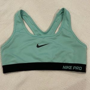 Nike Pro Dri-fit Womens Sports Bra, Size Medium.